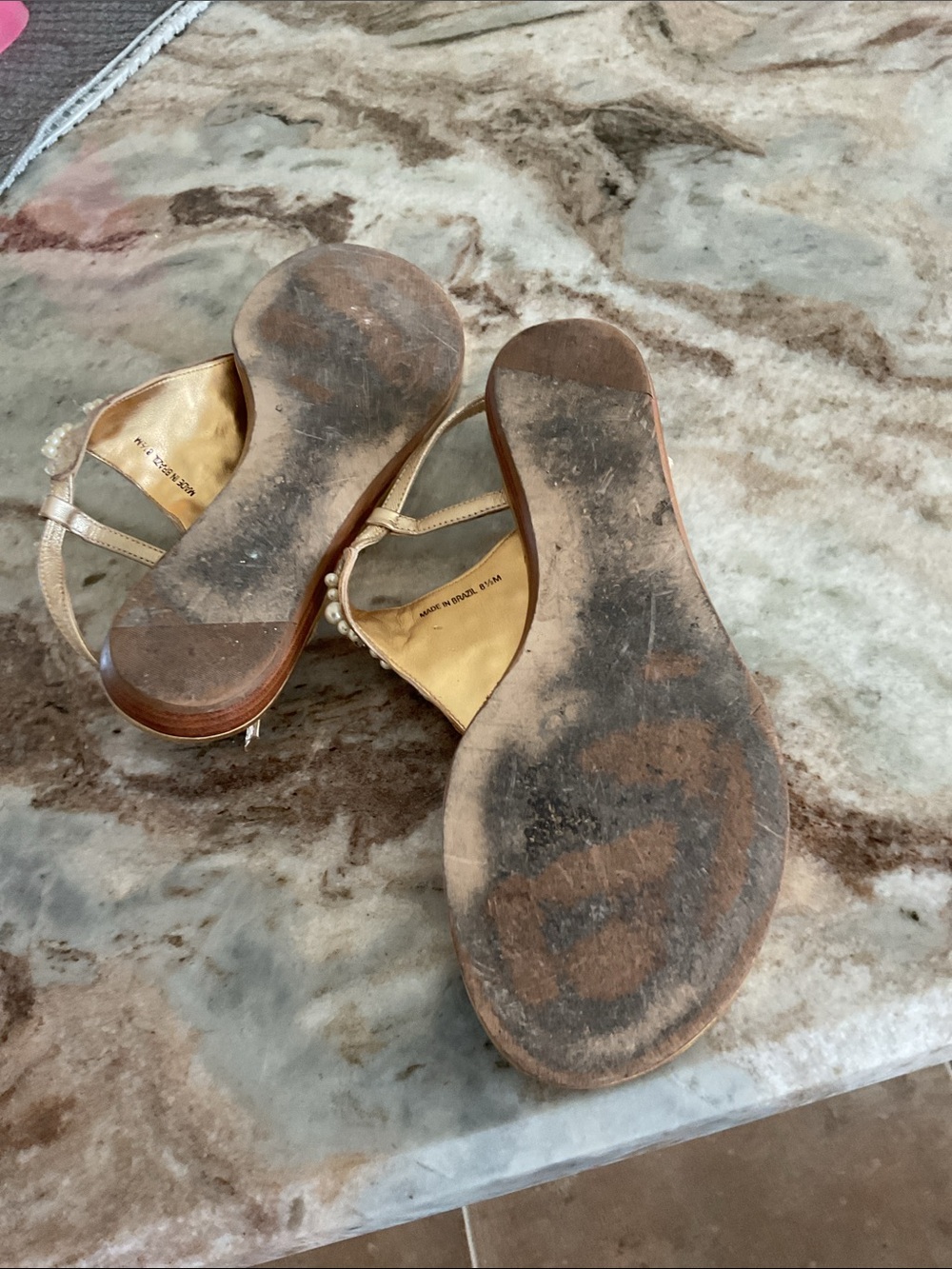 Kate Spade sandals, gold, embellished, right shoe is missing a pearl, size 8.5 - Picture 6 of 6